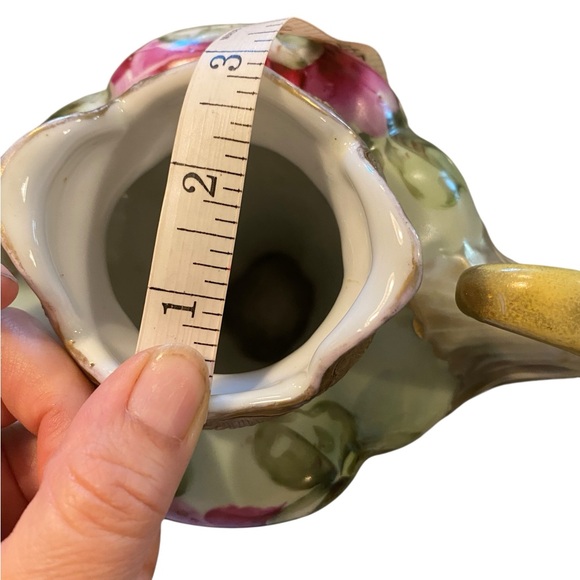 antique Nippon hand-painted vase specifically a Moriage vase w/ a floral design - Picture 11 of 11